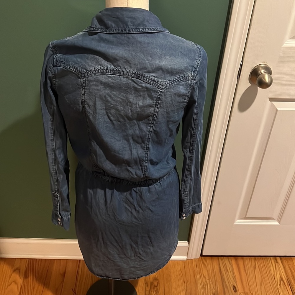 ❄️YMI LUXE button up denim dress. Size M - Picture 2 of 5